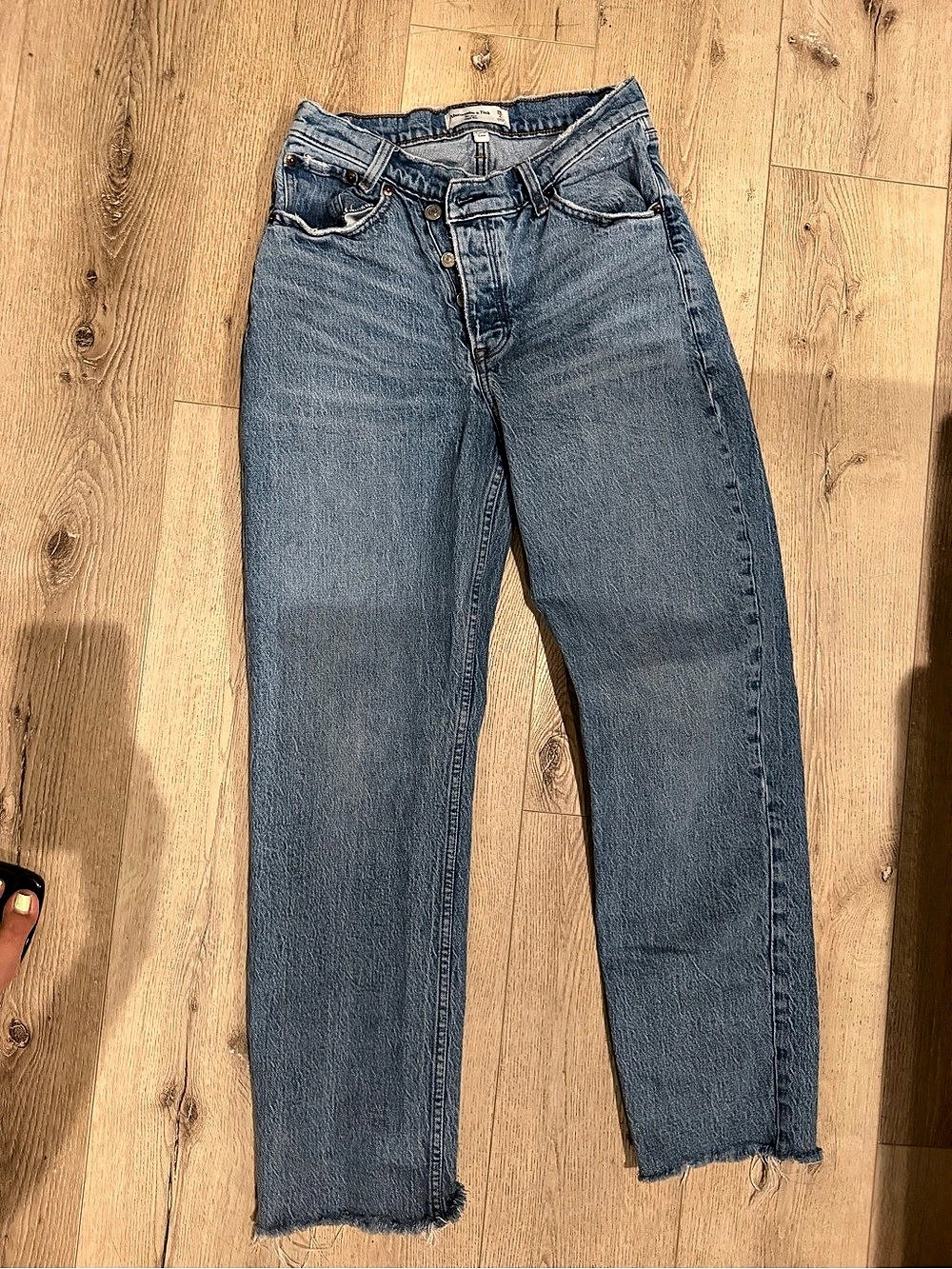 Abercrombie & Fitch Curve Love 90s Straight Ultra High Rise Straight Leg Jeans